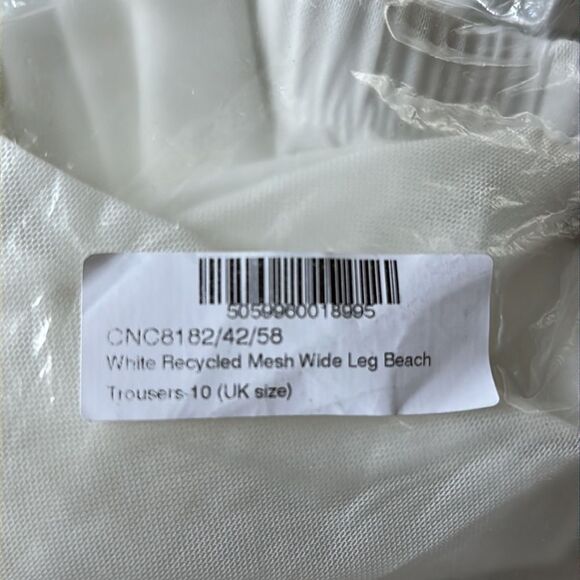 Prettylittlethings White Recycled Mesh Wide Leg Beach Sz 6 NWT IN PACKAGING - Picture 4 of 5